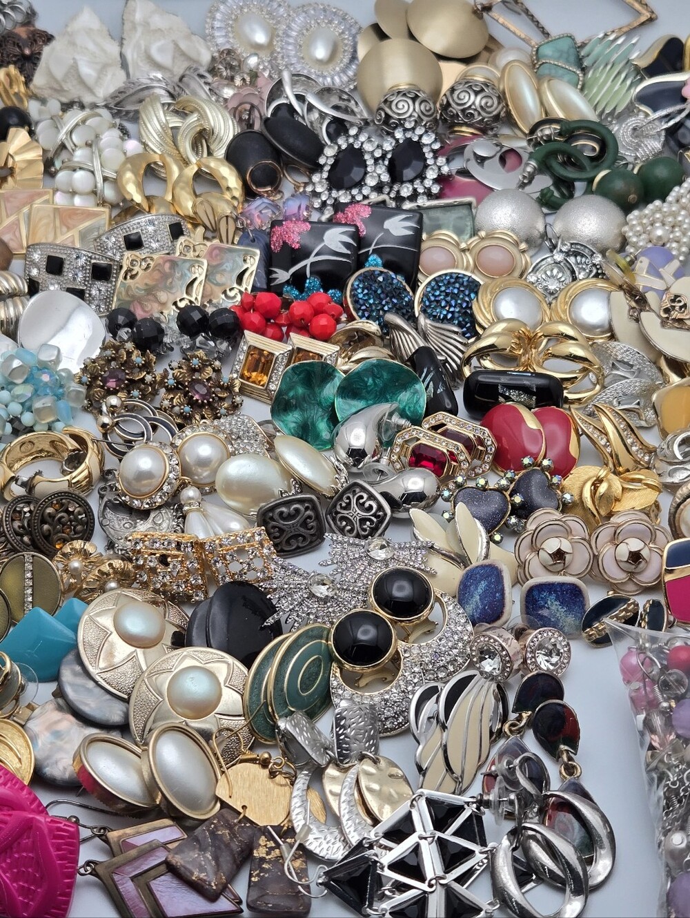 160 Pair Vintage Earring Lot + Bead Lot 4.5 Lbs Mixed Jewelry Reseller Craft